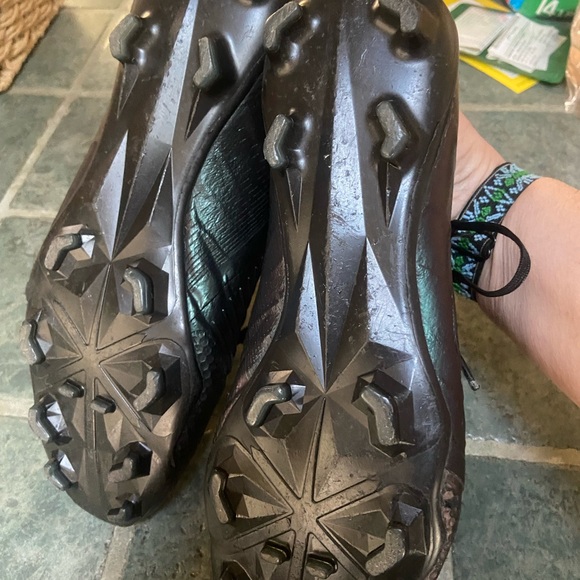 Nike Phantom Cleats - Picture 3 of 3